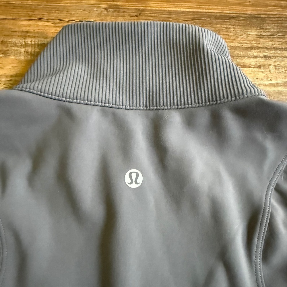 Lululemon Define Jacket Women Size 10 Gray Ribbed Panel Full Zip Thumbholes - Picture 7 of 9